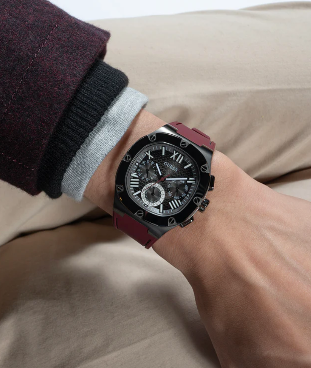 GUESS Mens Burgundy Gunmetal Multi-function Watch GW0571G4