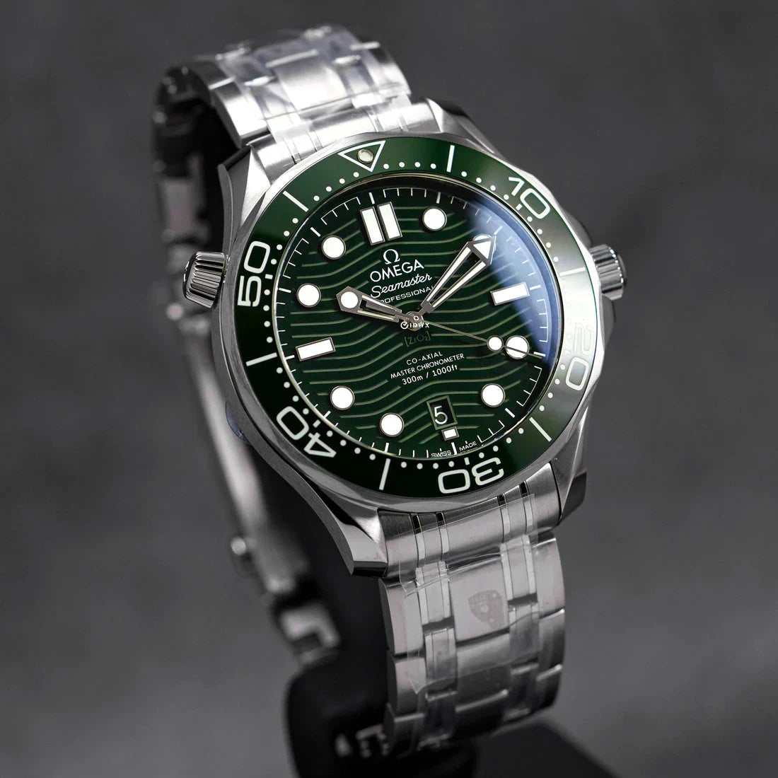 SEAMASTER DIVER 300 GREEN DIAL