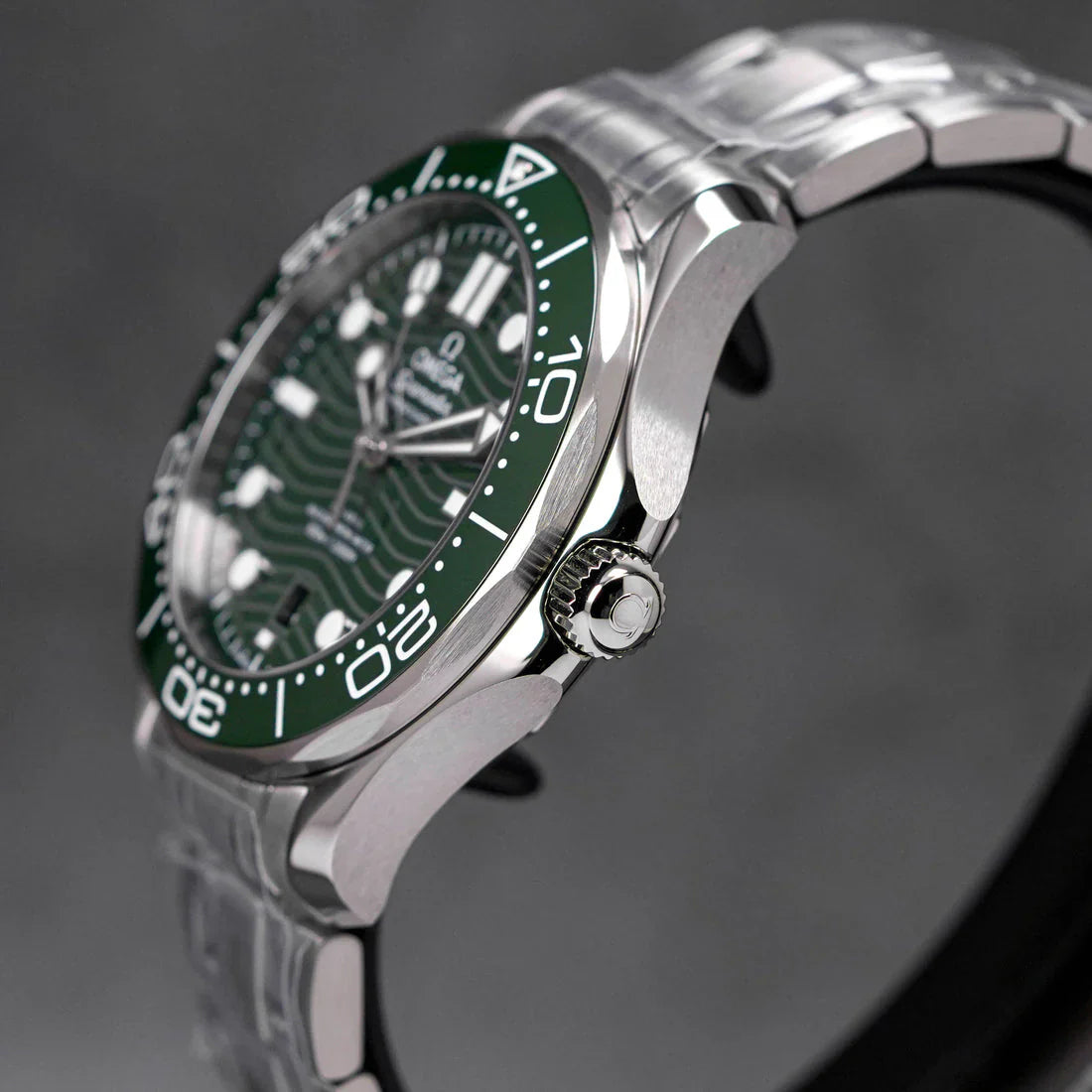 SEAMASTER DIVER 300 GREEN DIAL