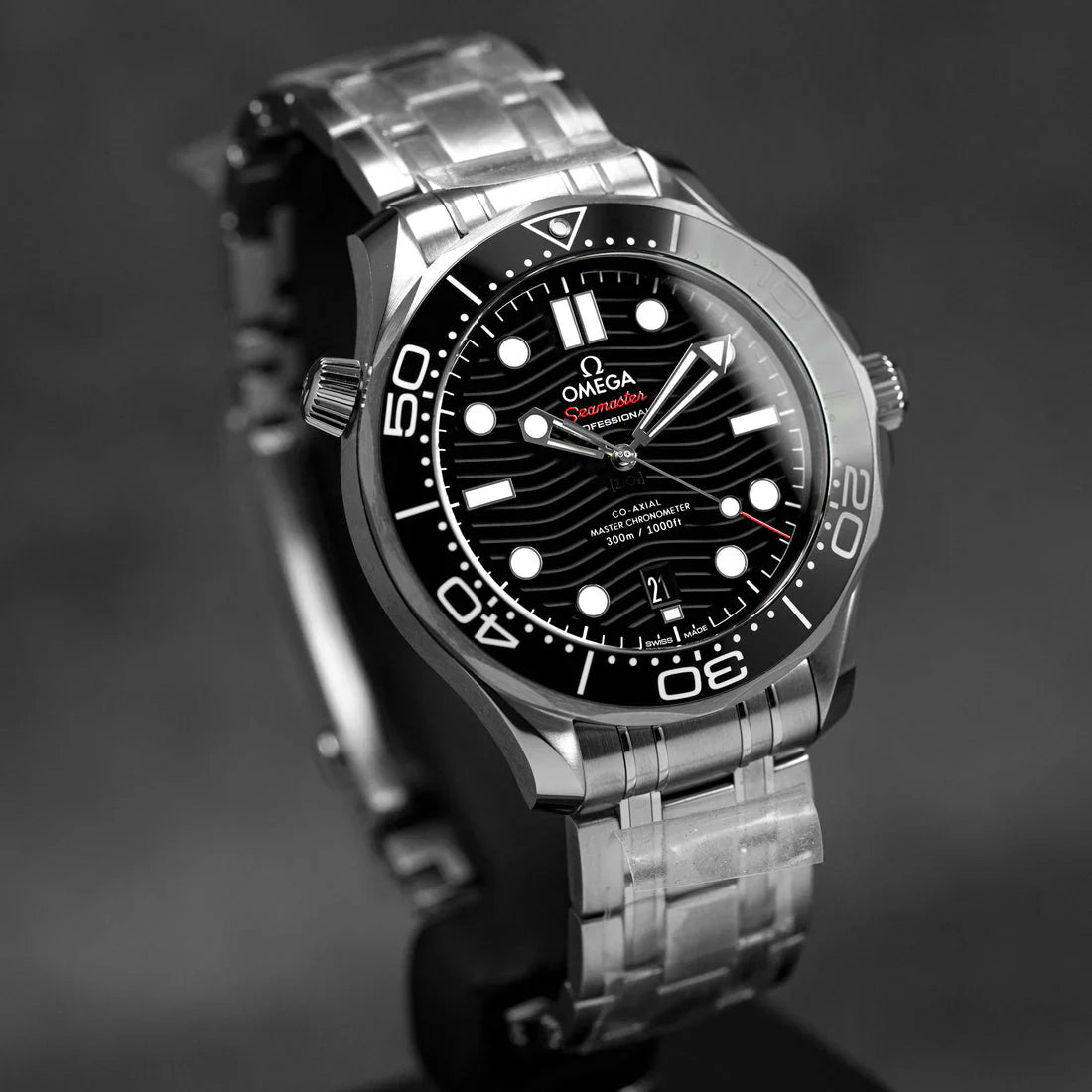 SEAMASTER DIVER 300 BLACK DIAL (2025)