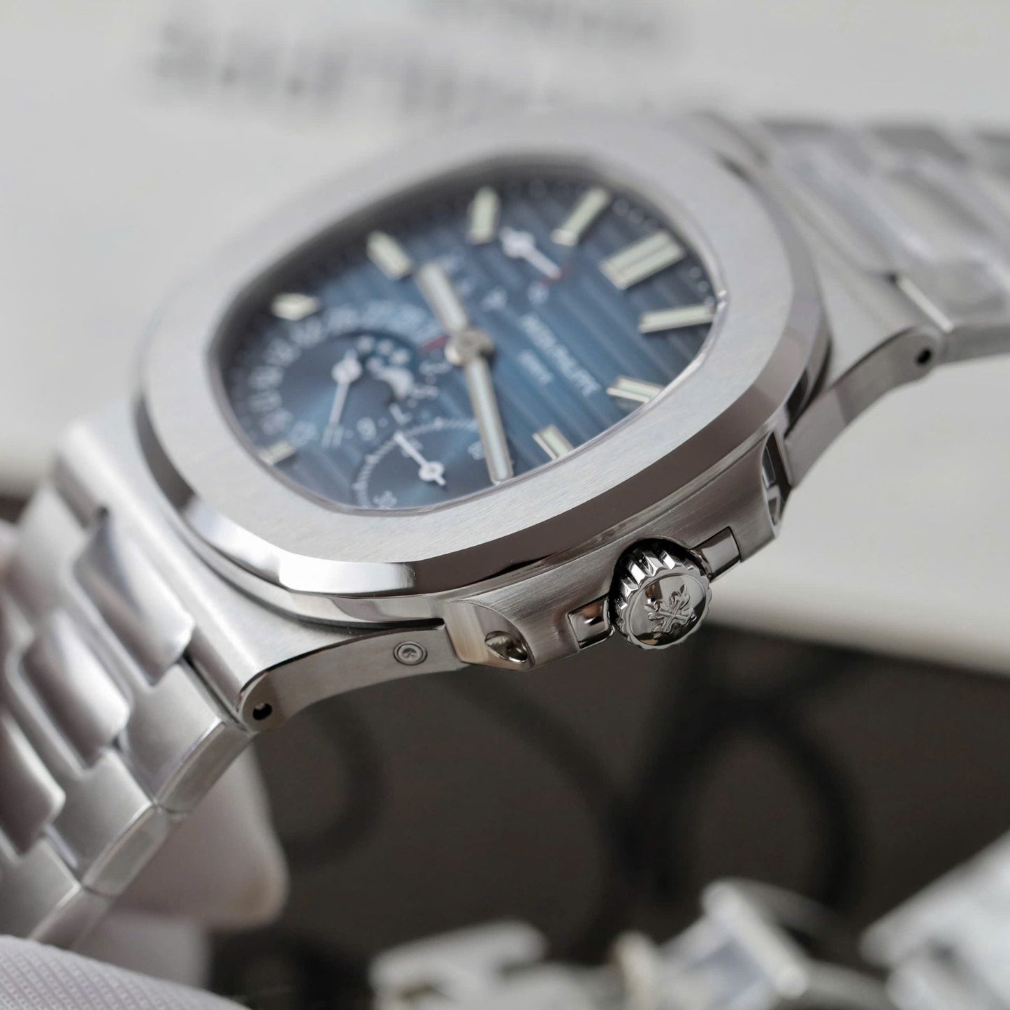 Patek Philippe Nautilus 5712/1A-001